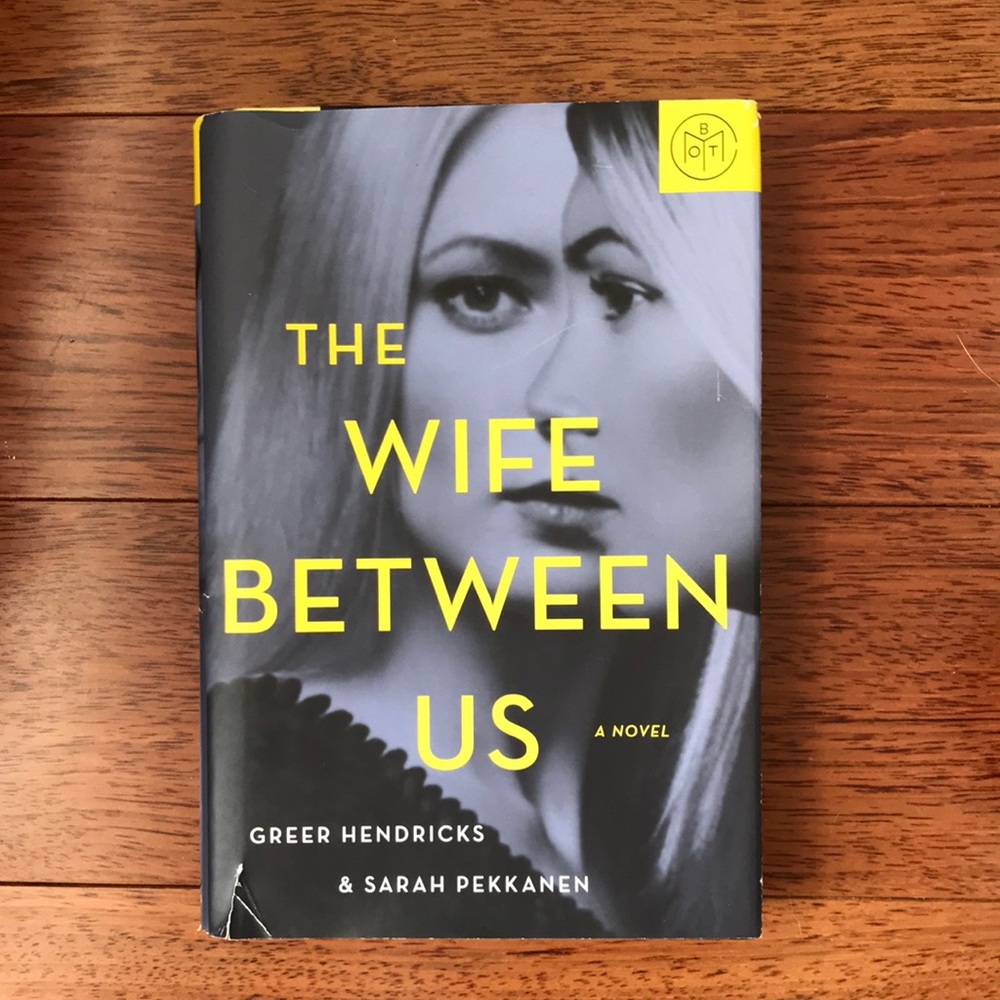 Hardcover book! “The wife between us”
